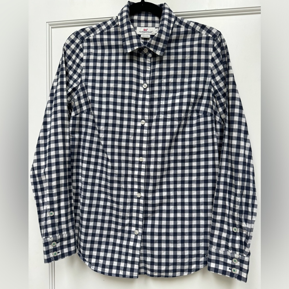 Vineyard Vines Oxford Button Down. Women’s size 6.